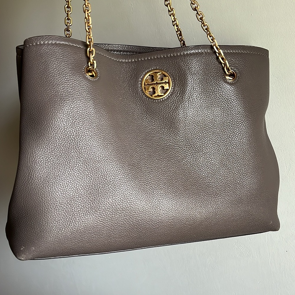 Tory Burch Carson Leather Tote in Silver Maple